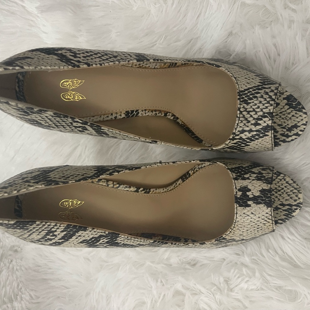 Victoria’s Secret snake skin open toe pumps size 8